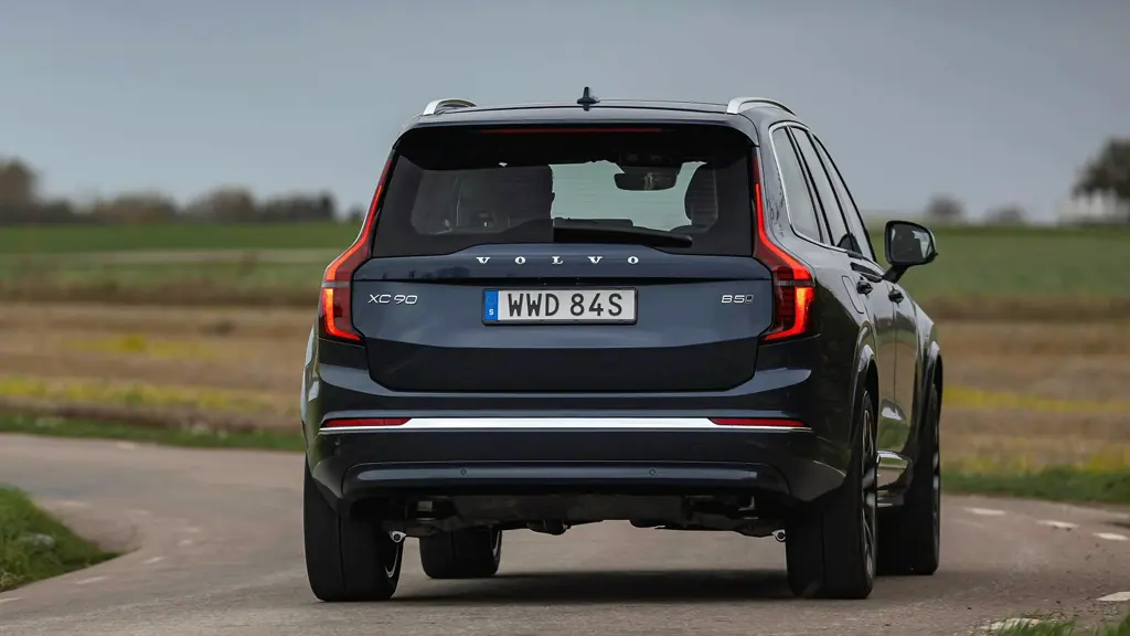 Volvo XC90 2.0 B5P Plus Dark 5dr AWD Geartronic Revised