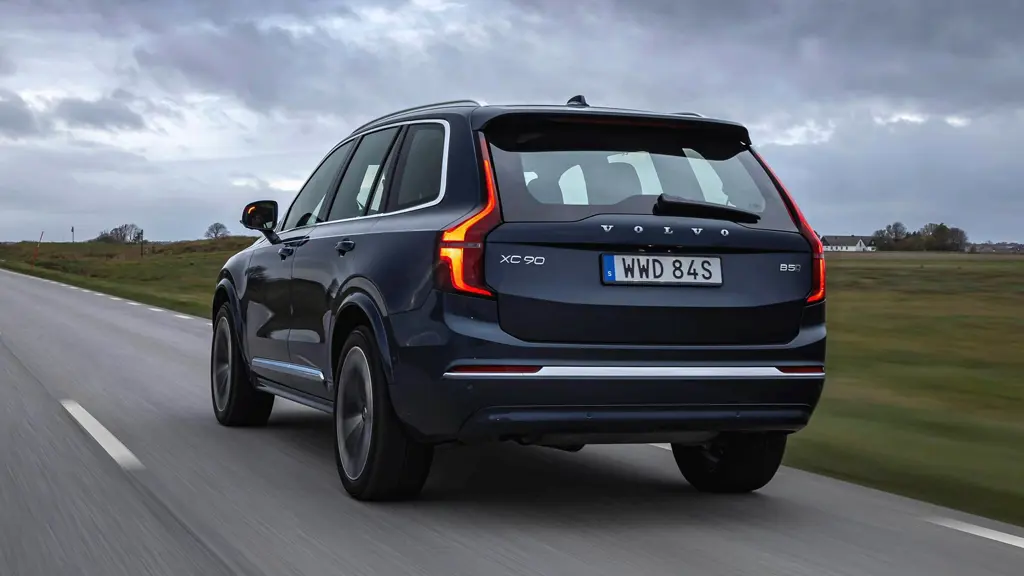 Volvo XC90 2.0 B5P Plus Dark 5dr AWD Geartronic Revised