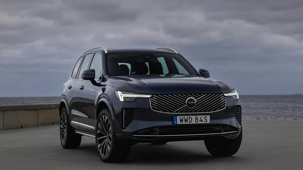 Volvo XC90 2.0 B5P Plus Dark 5dr AWD Geartronic Revised