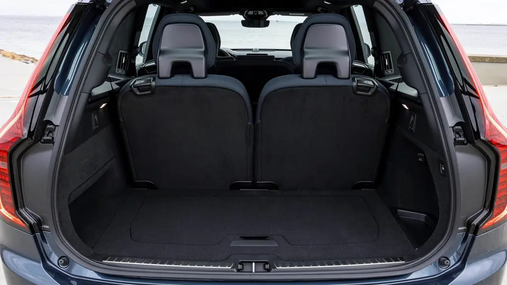 Volvo XC90 2.0 B5P Plus Dark 5dr AWD Geartronic Revised
