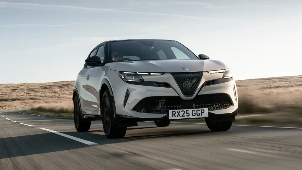 Alfa Romeo Junior 115kW Elettrica 54kWh 5dr Auto Technology pack