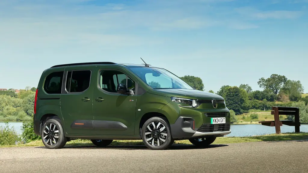 Citroen Berlingo 100kW Collection XL 52kWh 5dr Auto 7 Seat