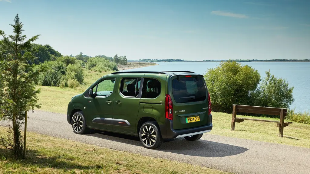 Citroen Berlingo 100kW Collection XL 52kWh 5dr Auto 7 Seat