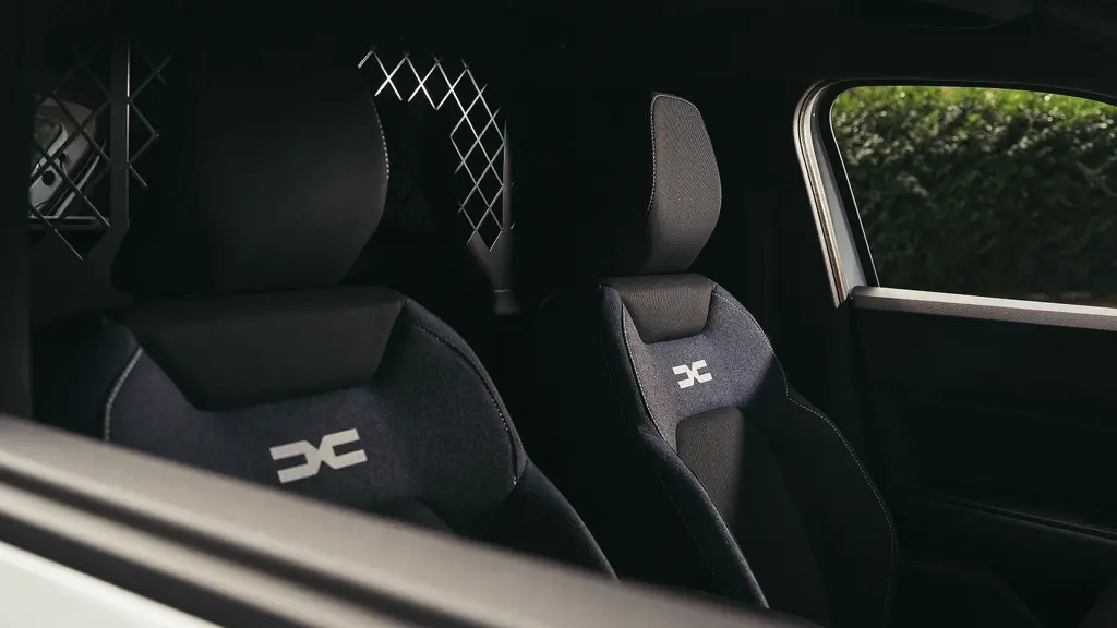 Dacia Duster Petrol 1.8 Cargo Hybrid 155 Auto