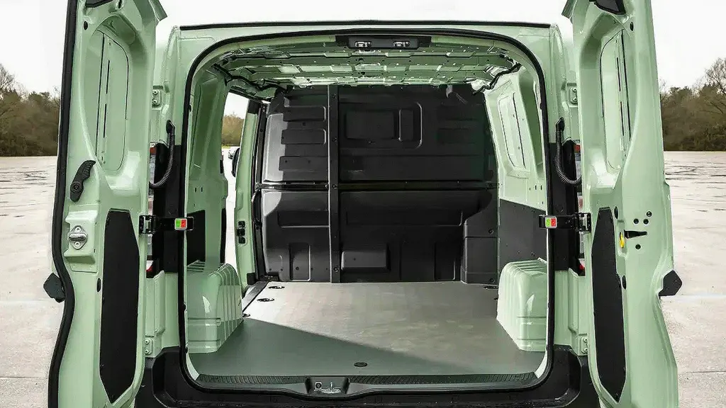 Farizon Sv L2 Electric 170KW 67KWH H2 Van Auto