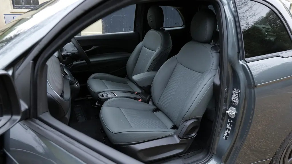 Fiat 500 87kW Giorgio Armani 42kWh 3dr Auto