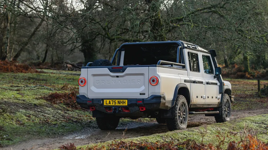 INEOS Quartermaster Diesel 3.0 TD Double CAB Chassis Auto