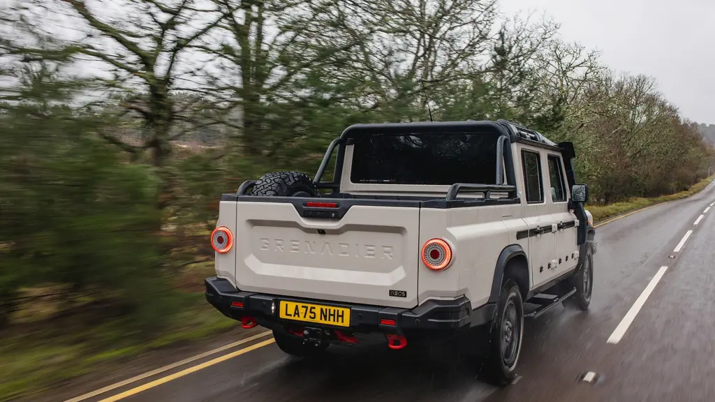 INEOS Quartermaster Diesel 3.0 TD Double CAB Chassis Auto