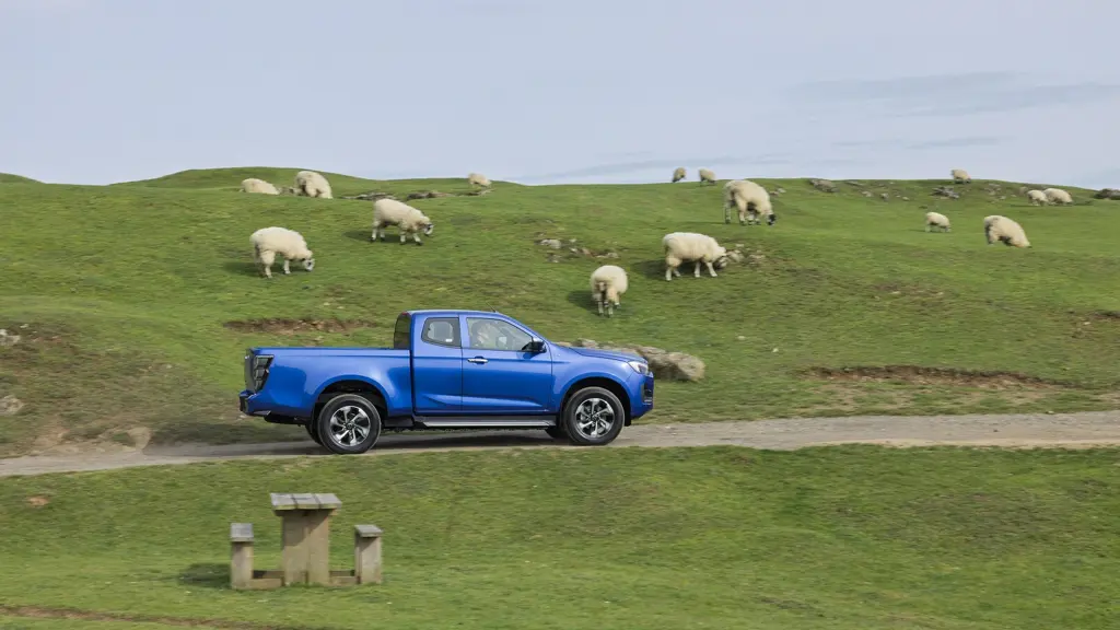 Isuzu D-MAX Electric 140KW 67KWH EDL40 Double CAB Pickup 4X4 Auto
