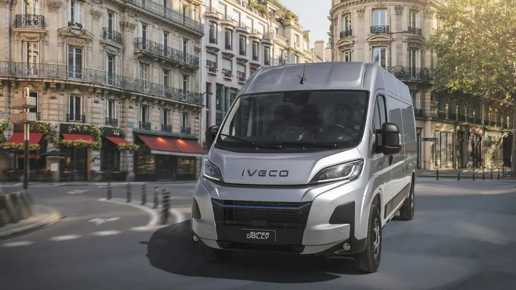 Iveco Superjolly E 35F20 Electric 205KW 110Kwh Extra High Roof Van 4035 WB Auto