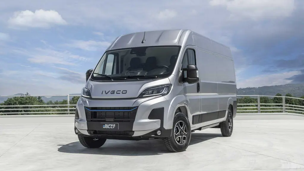 Iveco Superjolly E 35F20 Electric 205KW 110Kwh Extra High Roof Van 4035 WB Auto