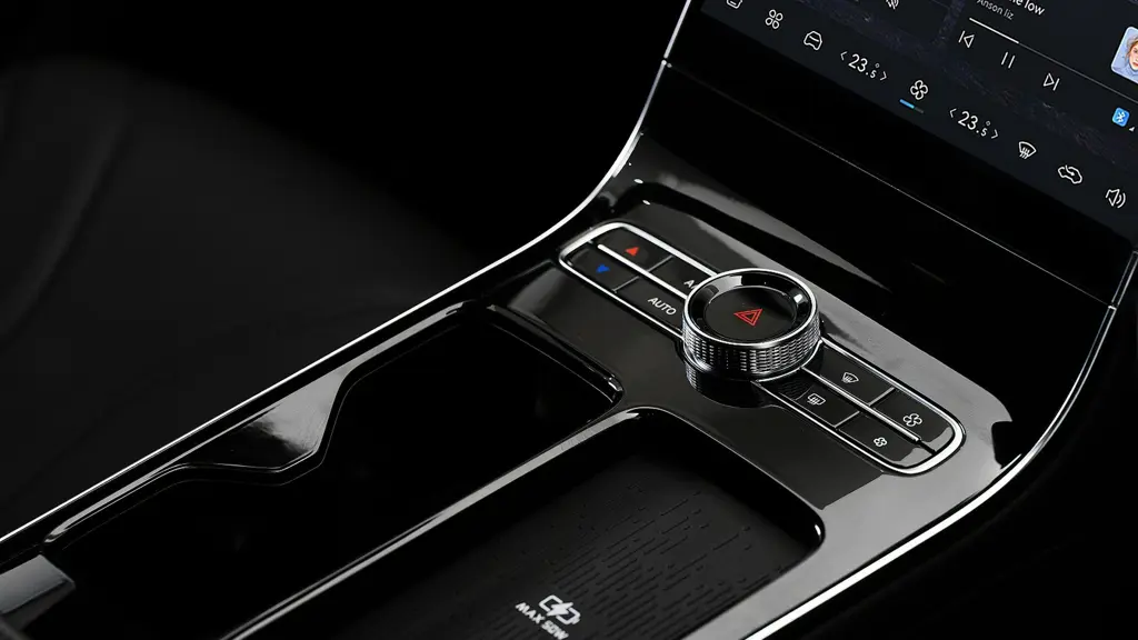  L8 1.5T PHEV Elevate 5dr 1DHT