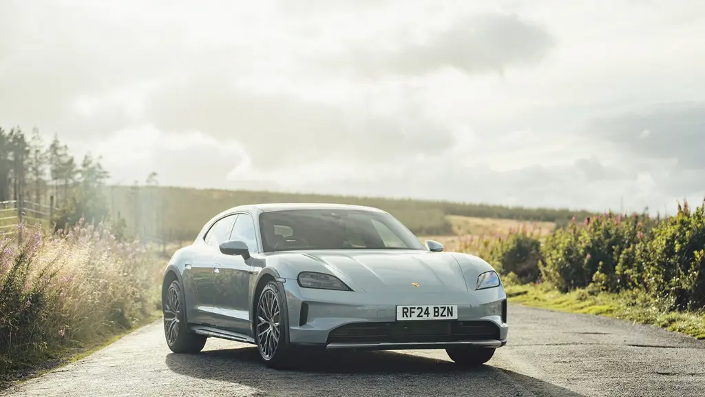 Porsche Taycan 440kW 4S 105kWh 5dr E-Shift Revised