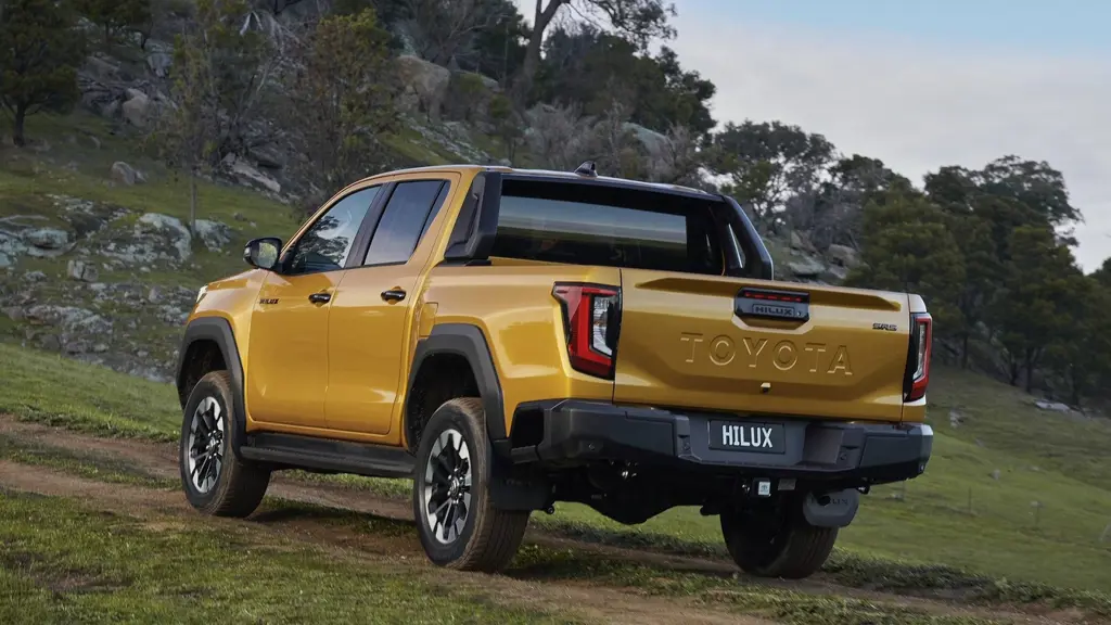 Toyota Hilux Diesel Invincible D/Cab Pick UP 2.4 D-4D Auto