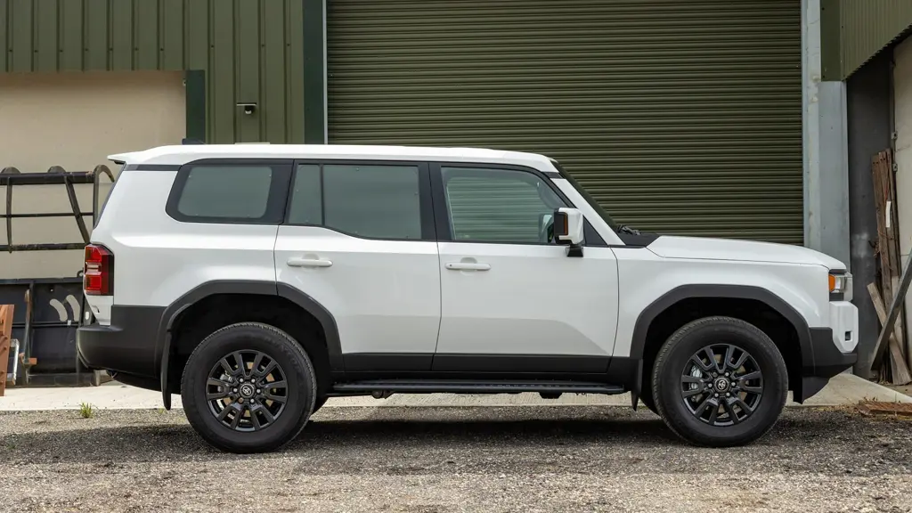 Toyota Land Cruiser Diesel 2.8D 48V 205 Commercial Auto
