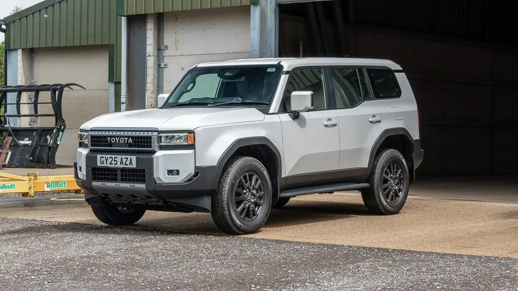 Toyota Land Cruiser Diesel 2.8D 48V 205 Commercial Auto