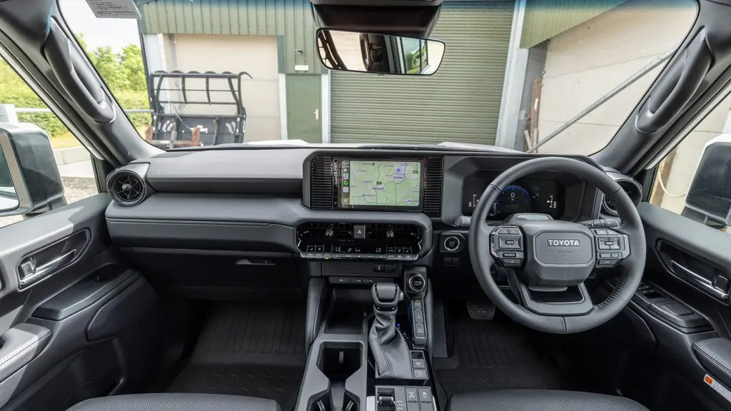Toyota Land Cruiser Diesel 2.8D 48V 205 Commercial Auto