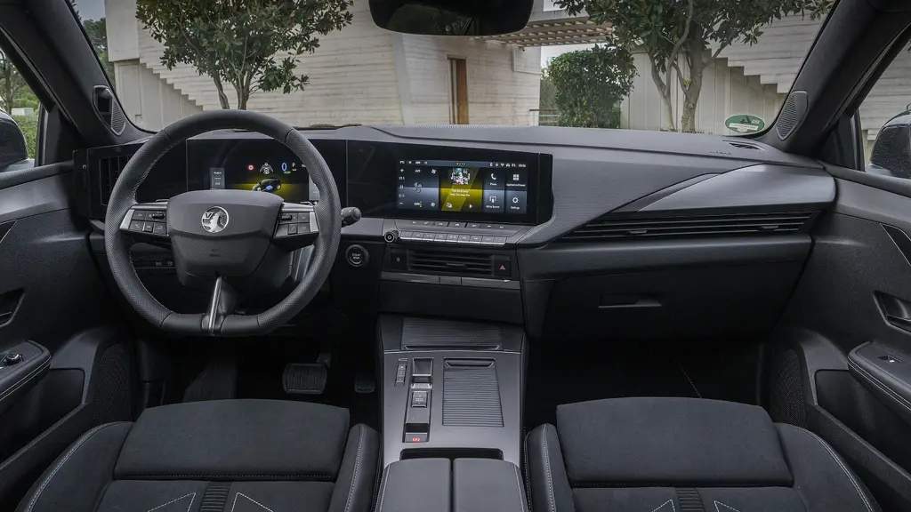 Vauxhall Astra 1.6 Plug-in Hybrid GSe 5dr e-DCT7
