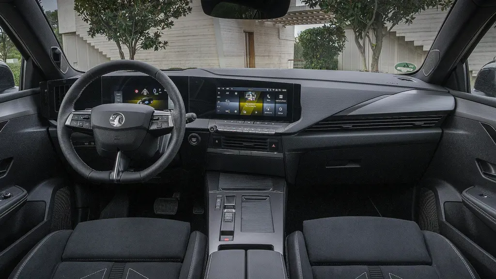 Vauxhall Astra 1.6 Plug-in Hybrid GSe 5dr e-DCT7