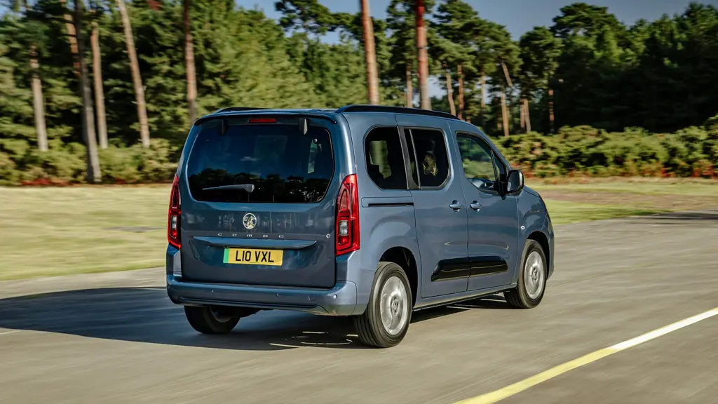 Vauxhall Combo Life 100kW Ultimate XL 52kWh 5dr Auto