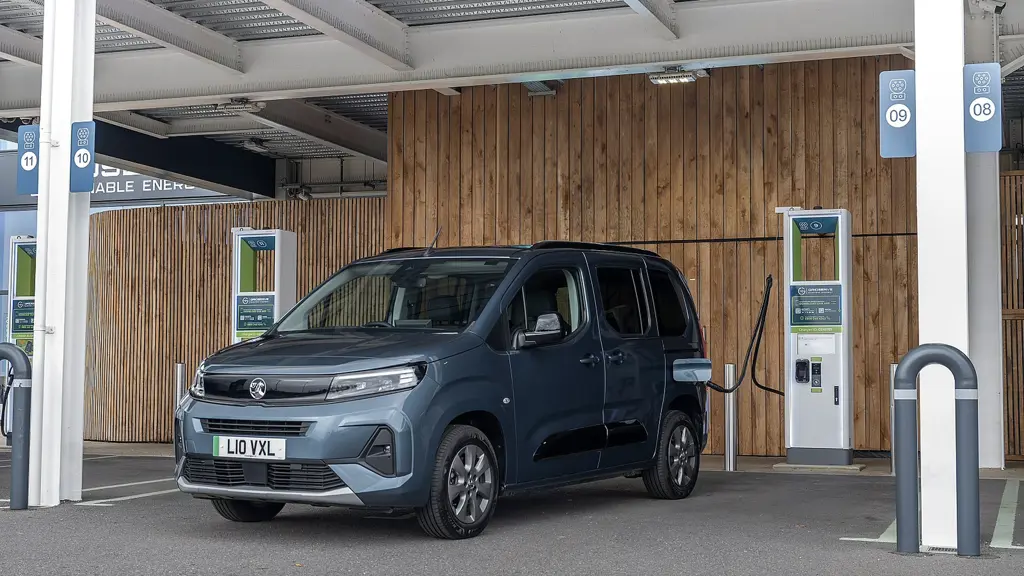 Vauxhall Combo Life 100kW Ultimate XL 52kWh 5dr Auto