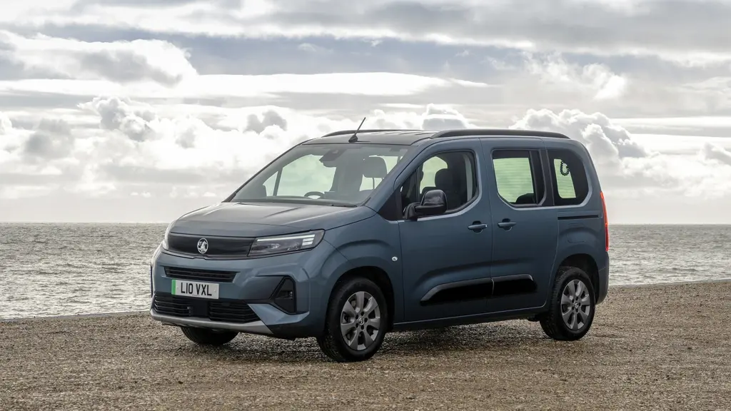 Vauxhall Combo Life 100kW Ultimate XL 52kWh 5dr Auto