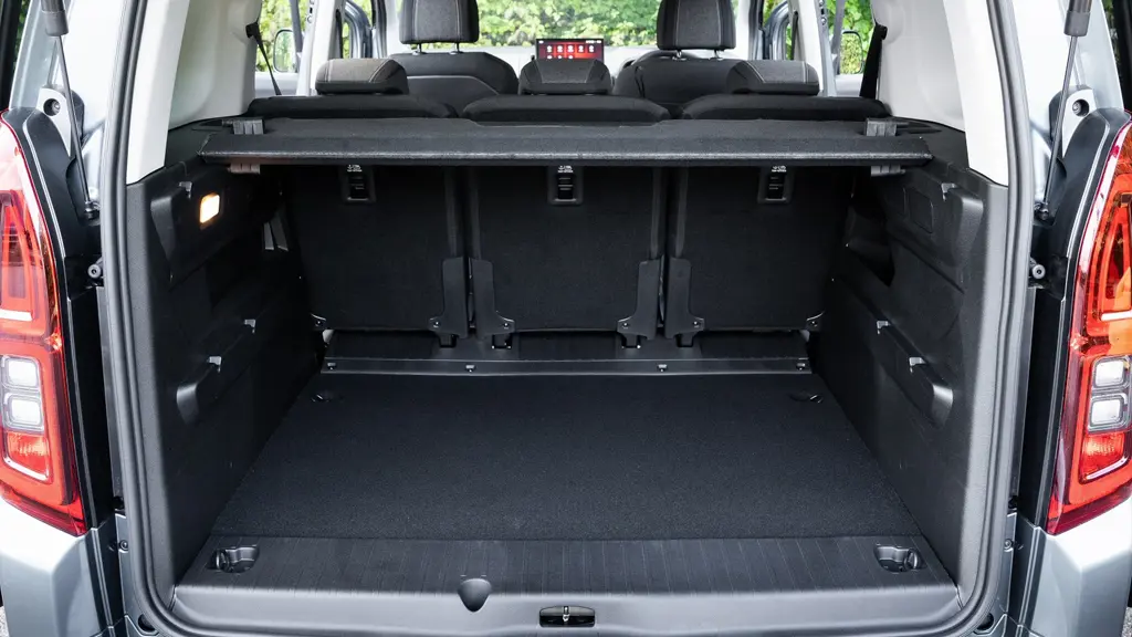 Vauxhall Combo Life 100kW Ultimate XL 52kWh 5dr Auto