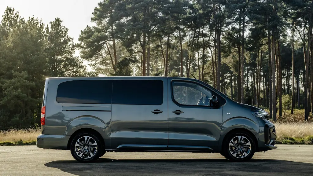 Vauxhall Vivaro Life 100kW Design 75kWh 5dr Auto