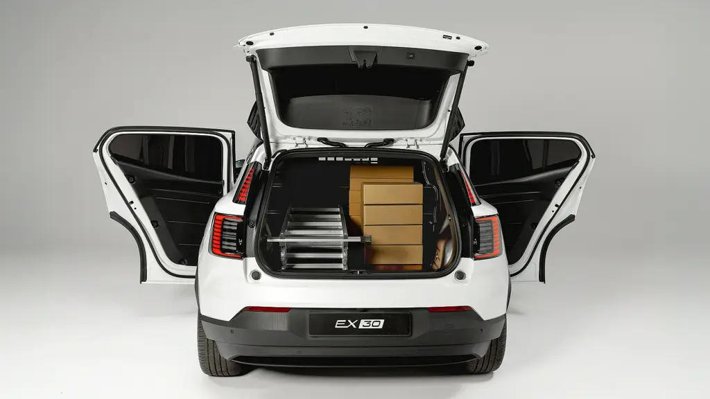Volvo EX30 Electric 200KW 69KWH SM Extended Range Core Cargo Auto