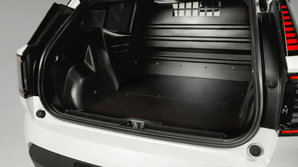 Volvo EX30 Electric 200KW 69KWH SM Extended Range Core Cargo Auto