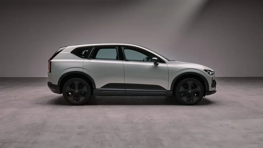 Volvo EX30 200kW P5 LR Cross Country Plus 69kWh 5dr Auto