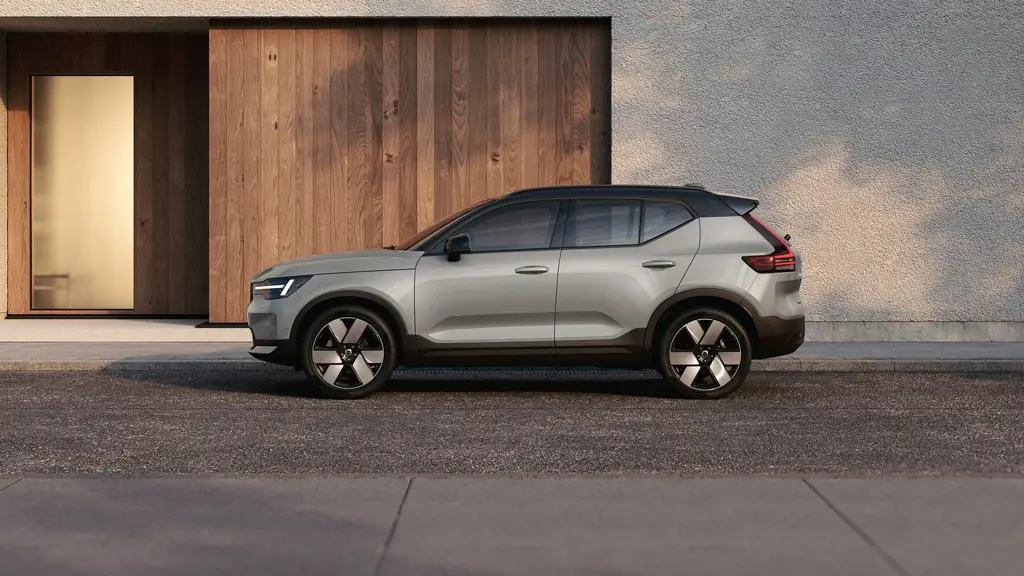 Volvo XC40 2.0 B4P Ultra Dark 5dr Auto