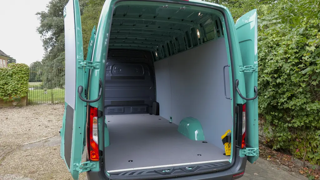 Mercedes-Benz Sprinter E 320 L2 Electric RWD 150KW 81KWH Select Van Auto
